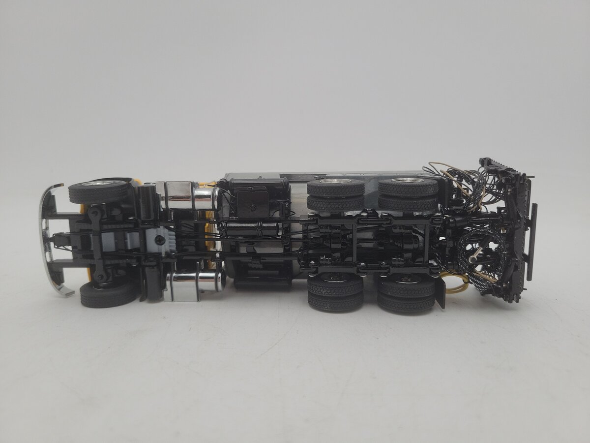 Sword Models SW2103-Y 1:50 Scale Mack Granite Truck w/Etnyre Asphalt Distributor EX/Box