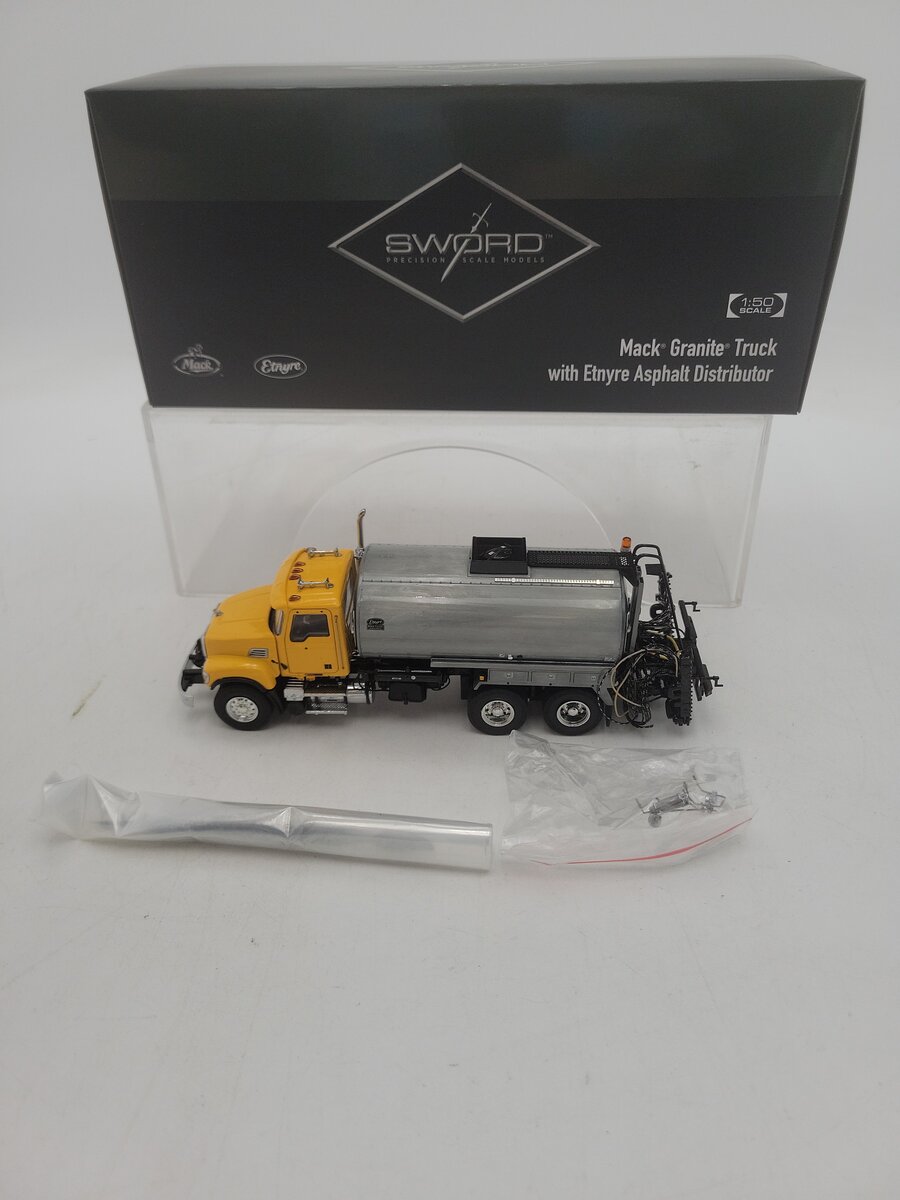 Sword Models SW2103-Y 1:50 Scale Mack Granite Truck w/Etnyre Asphalt Distributor EX/Box