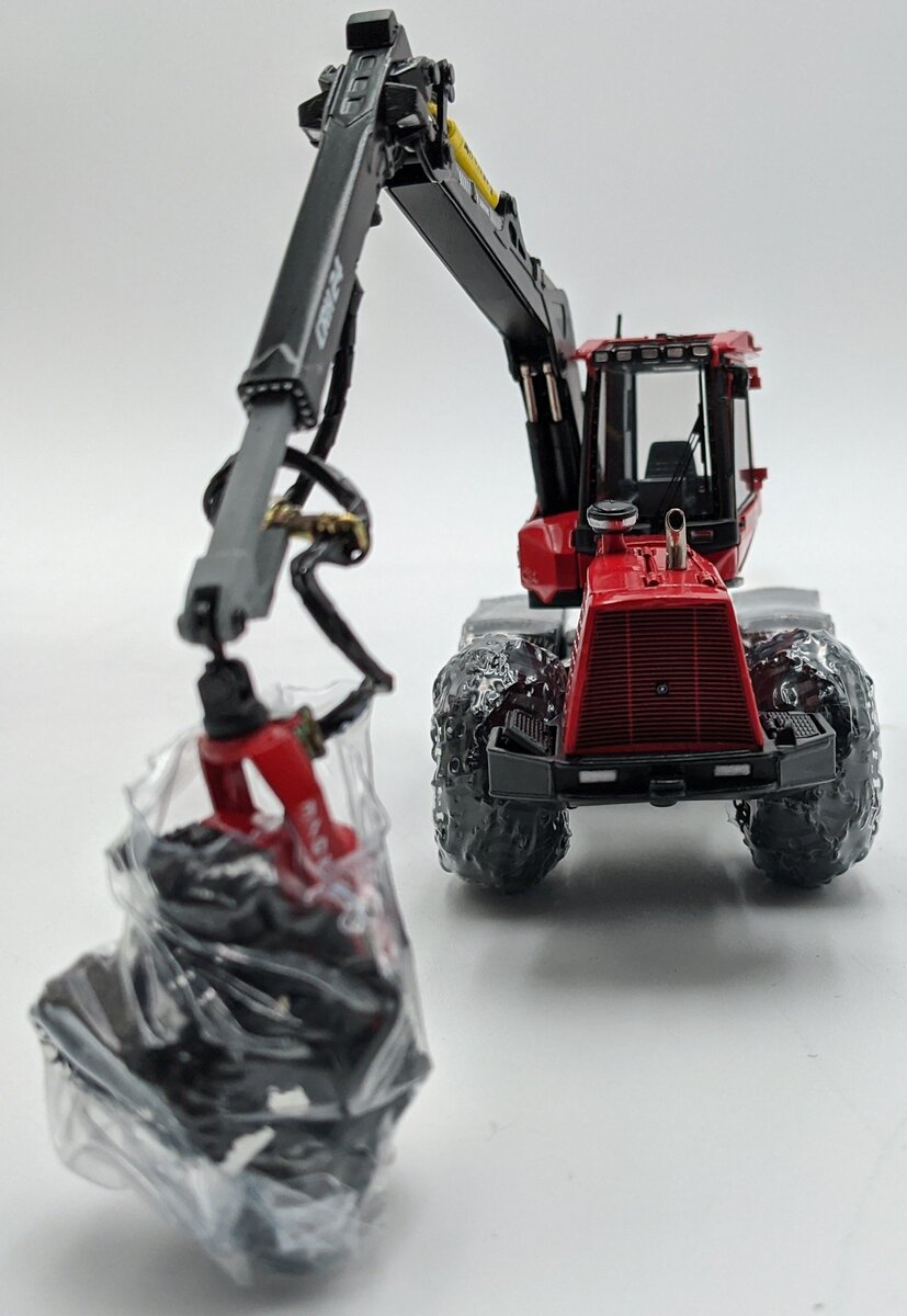 Sword Models SW3008 1:50 Diecast Valmet 941 Harvester W/310.2 Harvesting Head VG/Box