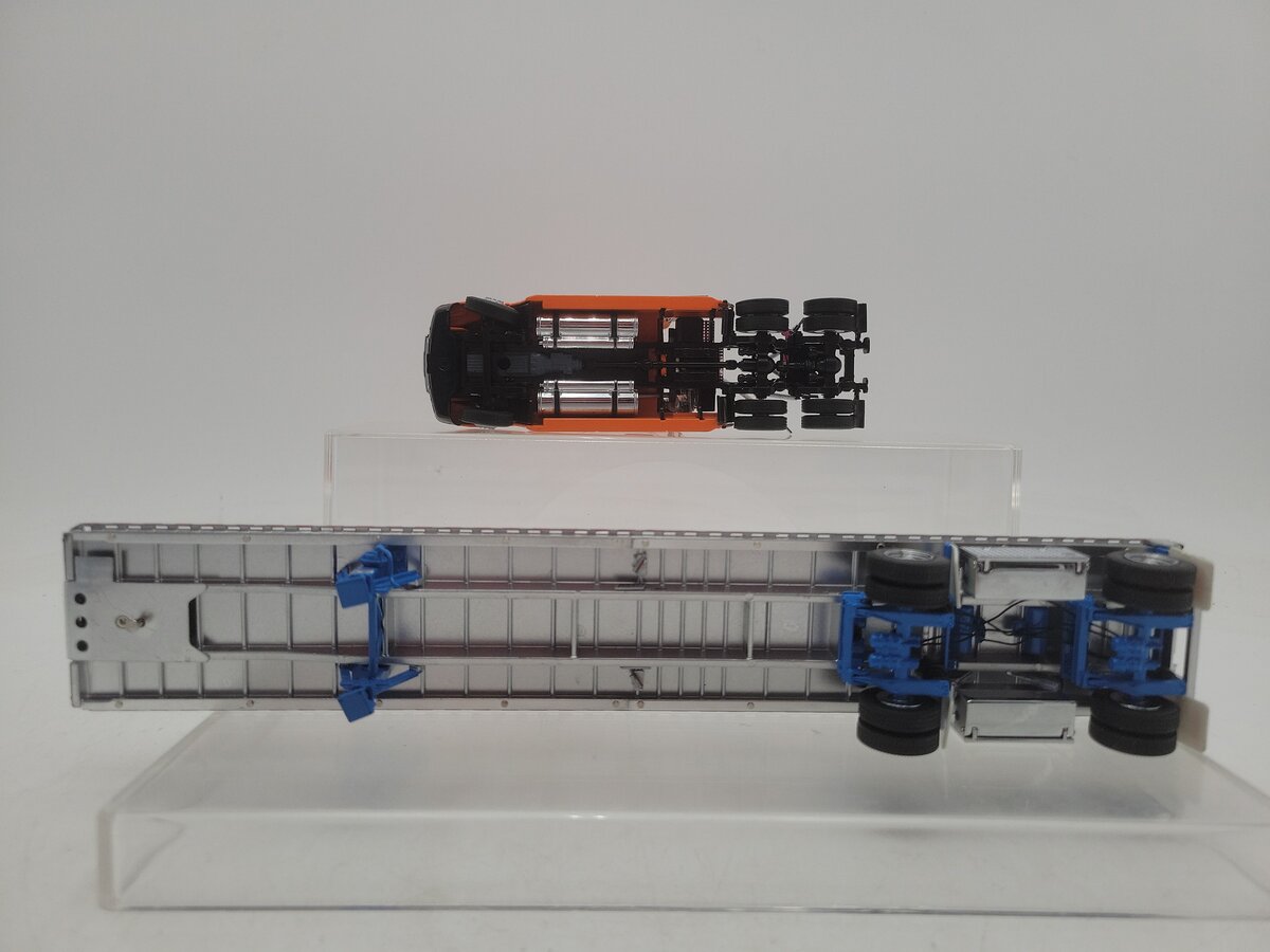 Sword Models SW3002-SCH 1:50 Scale Schneider Tractor w/East 48' Flat Bed Trailer LN/Box