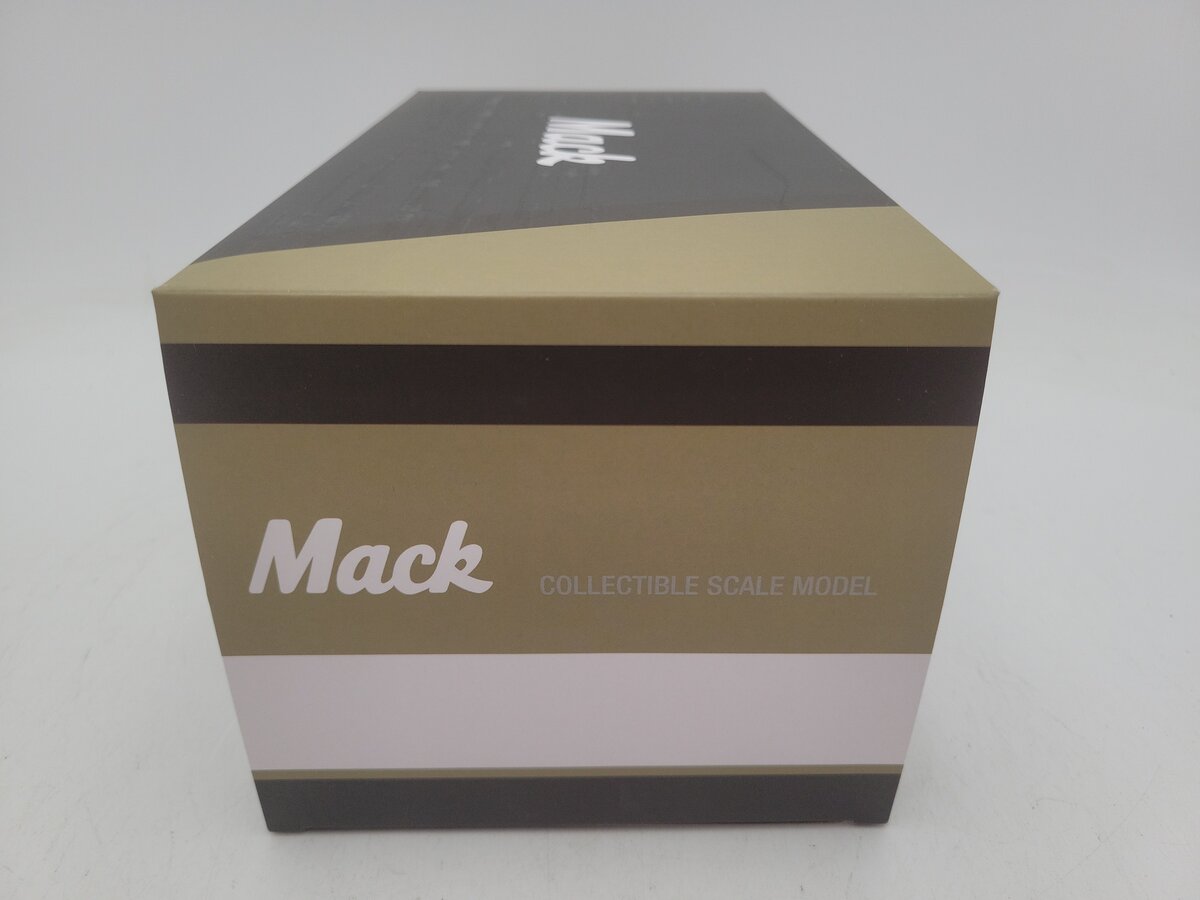 Drake Z88001 1:50 Scale Mack Ludwig Leichard Bicentennial Super Liner Tractor EX/Box