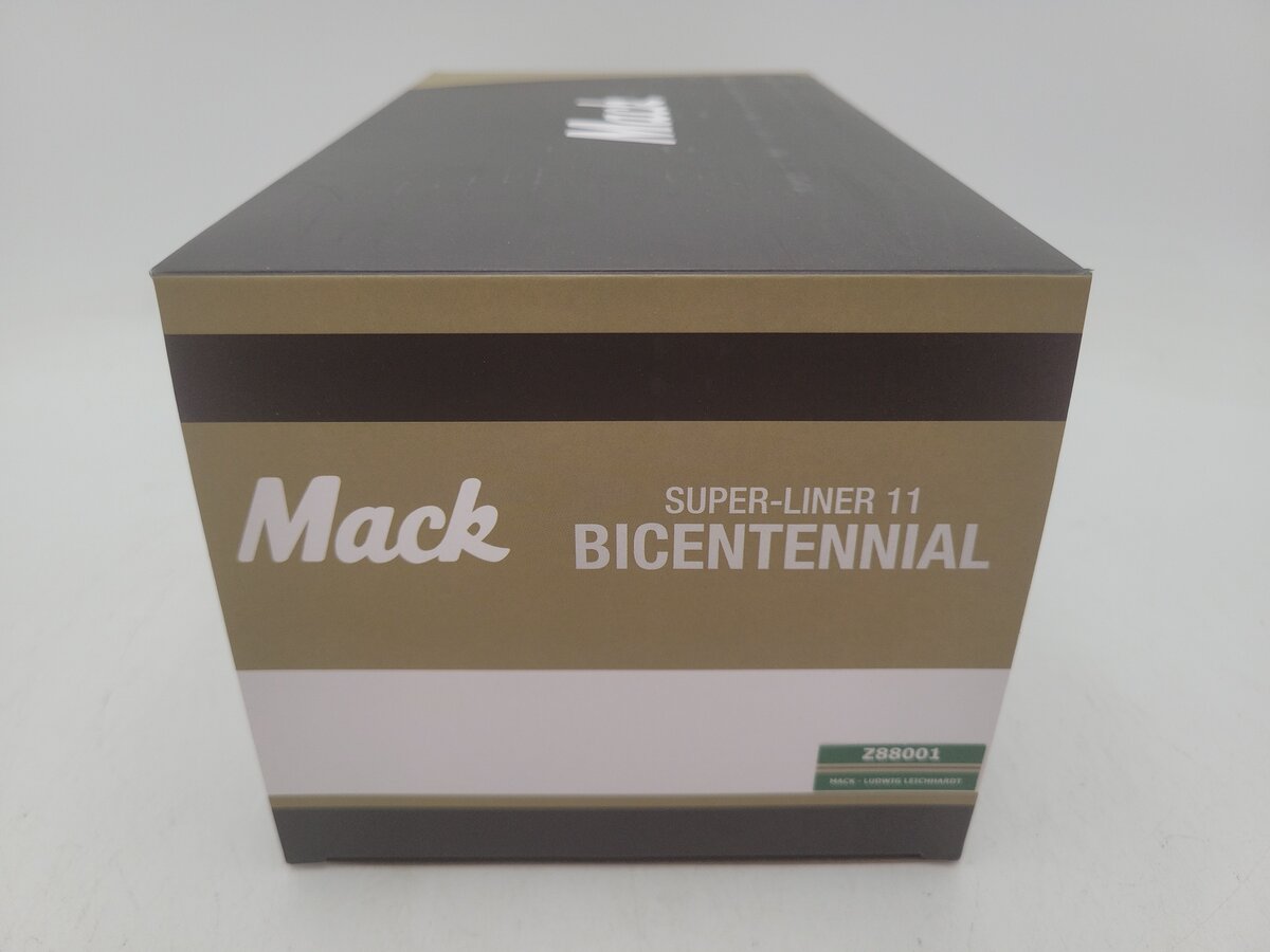 Drake Z88001 1:50 Scale Mack Ludwig Leichard Bicentennial Super Liner Tractor EX/Box