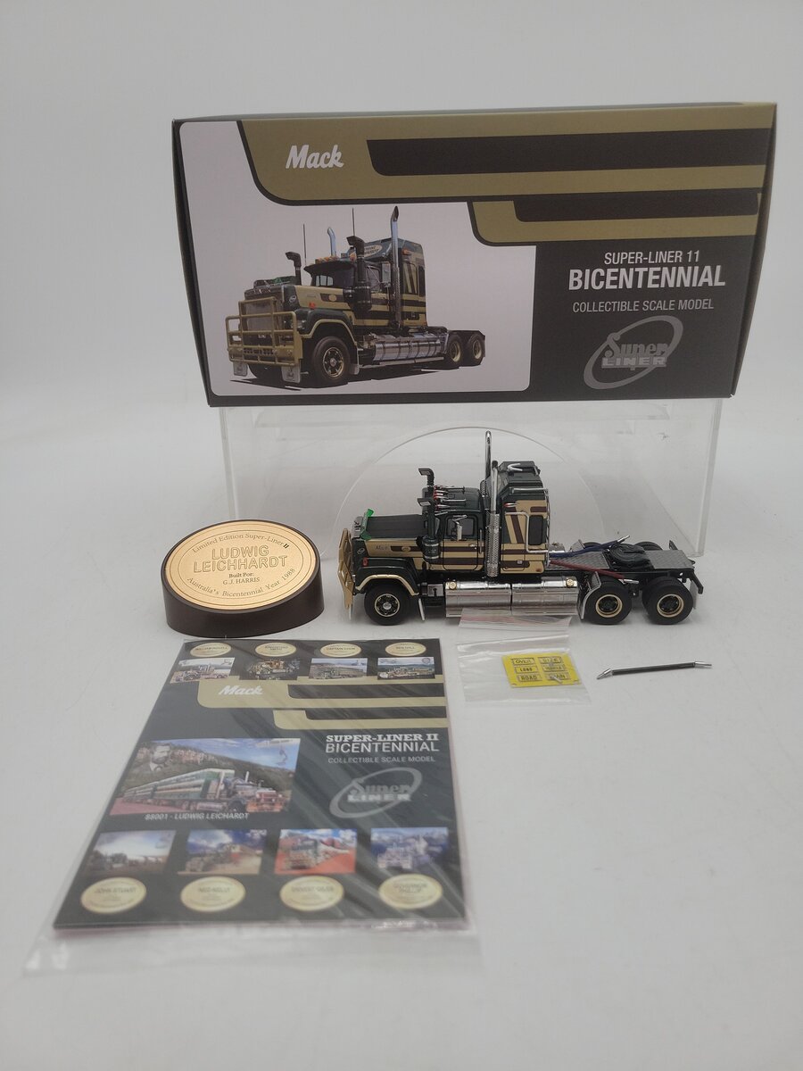 Drake Z88001 1:50 Scale Mack Ludwig Leichard Bicentennial Super Liner Tractor EX/Box