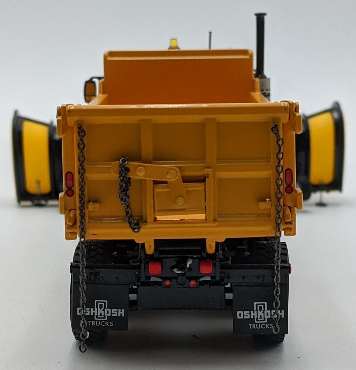 Sword Models SW3005-Y 1:50 Diecast Yellow P-Series 3-Axle 4x4 Snow Plow NIB