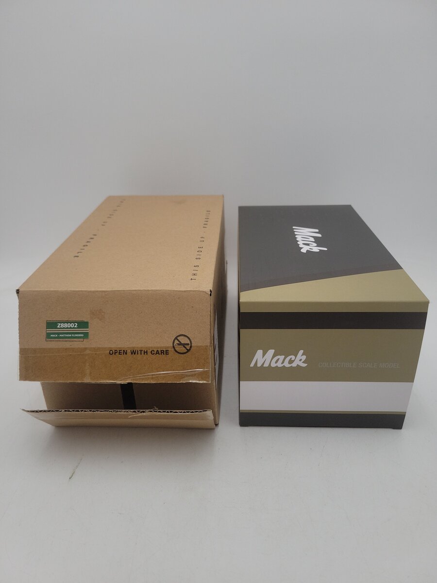Drake Z88002 1:50 Scale Mack Matthew Flinders Bicentennial Super Liner11 Tractor LN/Box