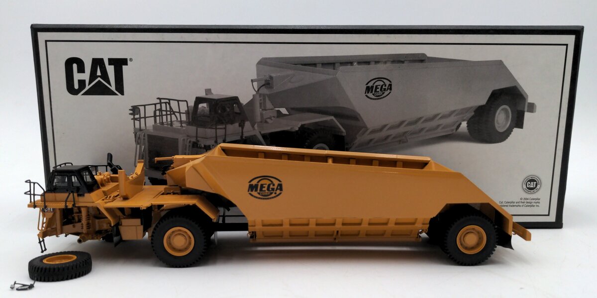 CCM 776 1:87 Scale Diecast Brass CAT 776 W/ MEGA Trailer VG/Box