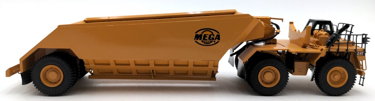 CCM 776 1:87 Scale Diecast Brass CAT 776 W/ MEGA Trailer VG/Box