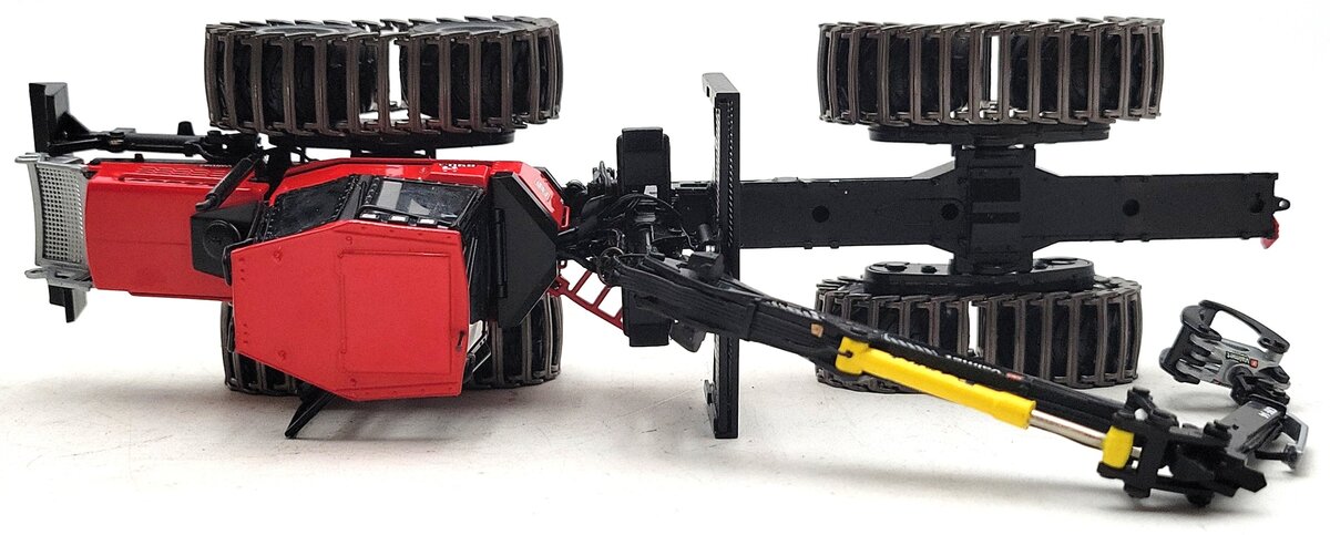 Sword Models SW3007 1:50 Die-Cast Valmet Komatsu 890.3 20-Ton Capacity Forwarder EX/Box