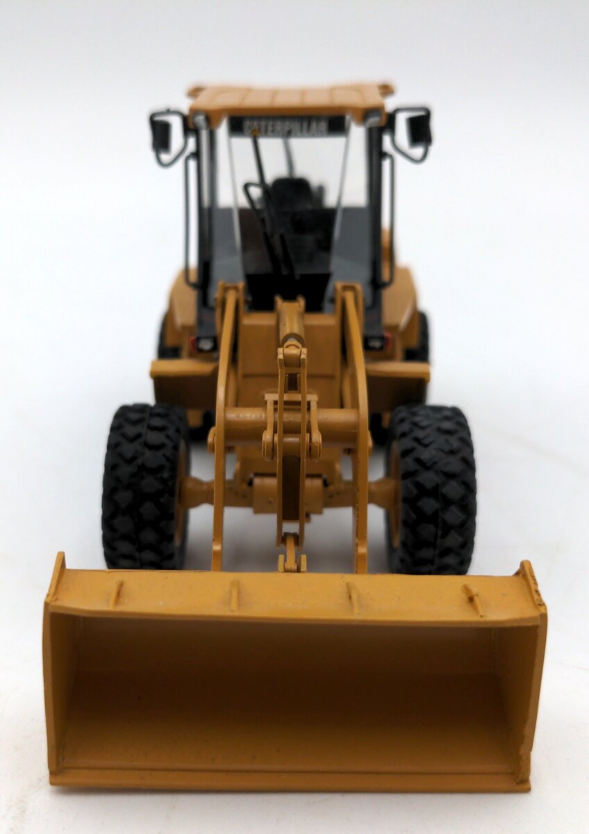 CCM 914G 1:48 Scale Diecast CAT Wheel Loader NIB