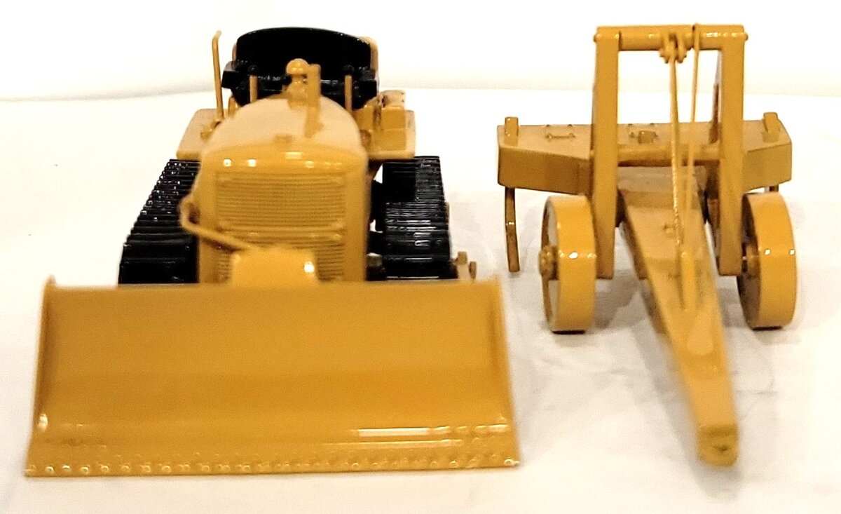 CCM D7 1:87 Scale Brass Caterpillar Dozer w/ Pull Behind Ripper LN/Box