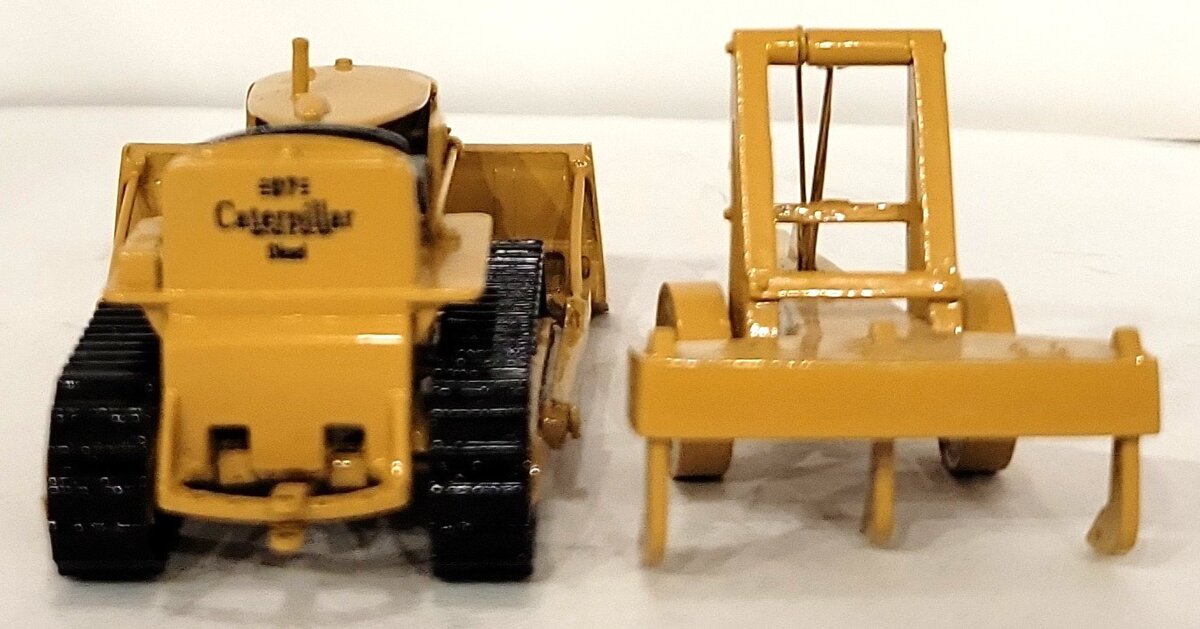 CCM D7 1:87 Scale Brass Caterpillar Dozer w/ Pull Behind Ripper LN/Box