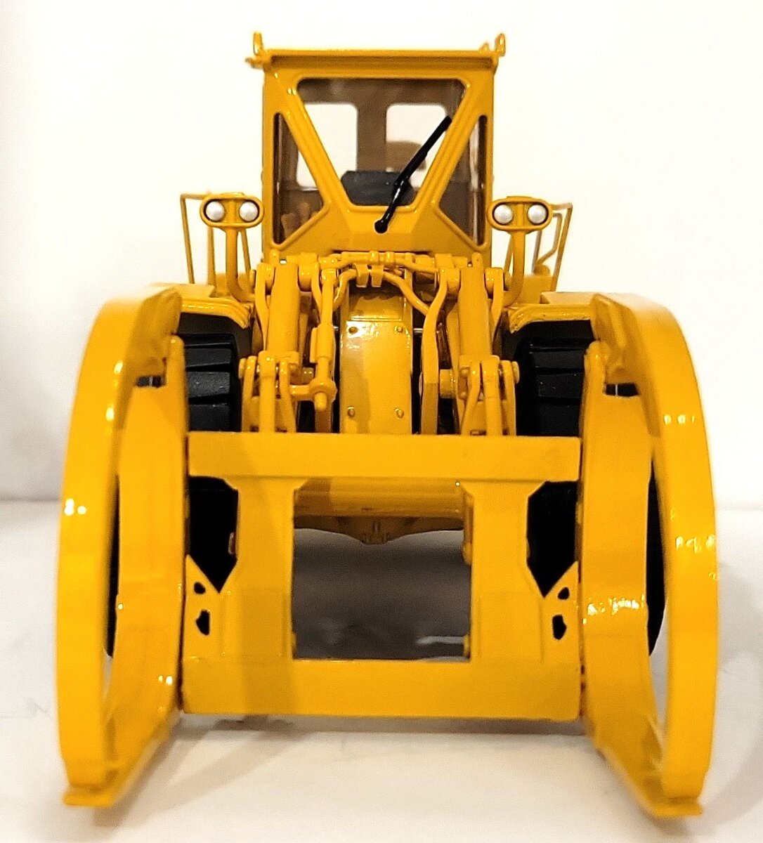 Classic Construction Models 1:48 Die Cast CAT 988 Log Loader w/ Log Forks LN/Box
