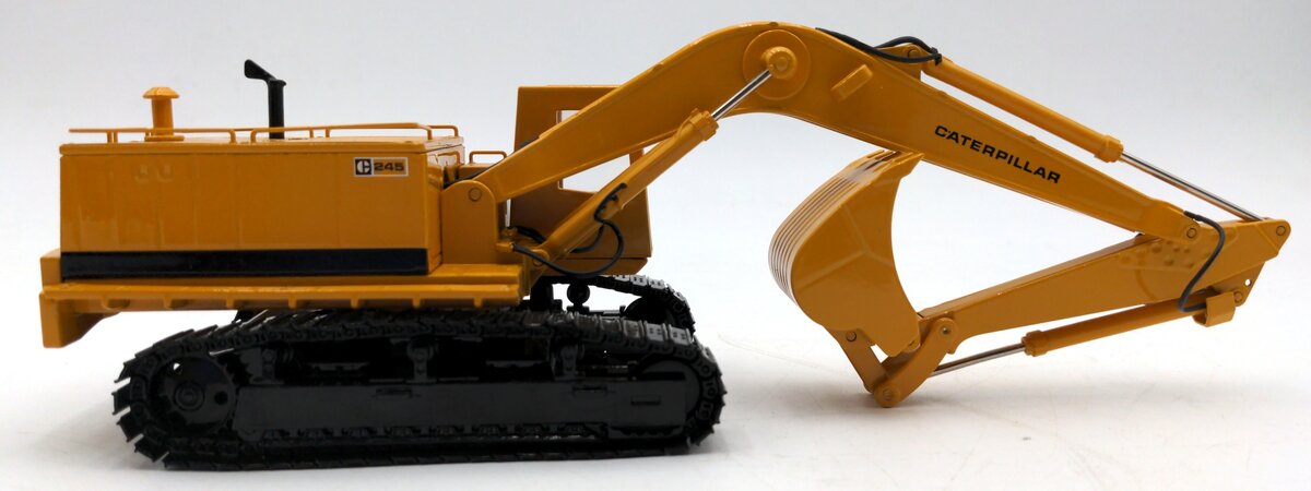 CCM 1:48 Scale Diecast Caterpillar 245 Hydraulic Diecast Excavator NIB