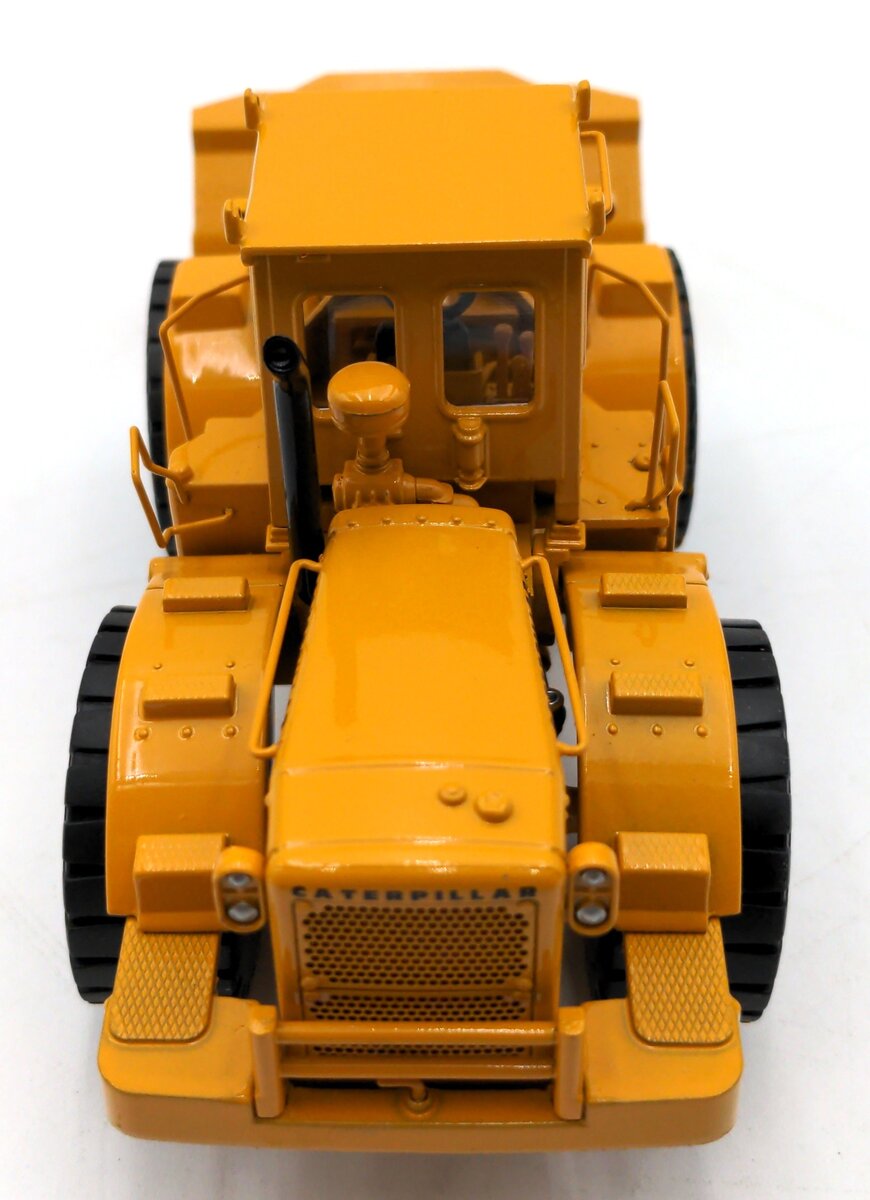 CCM 988 1:43 Scale Diecast CAT Wheel Loader NIB