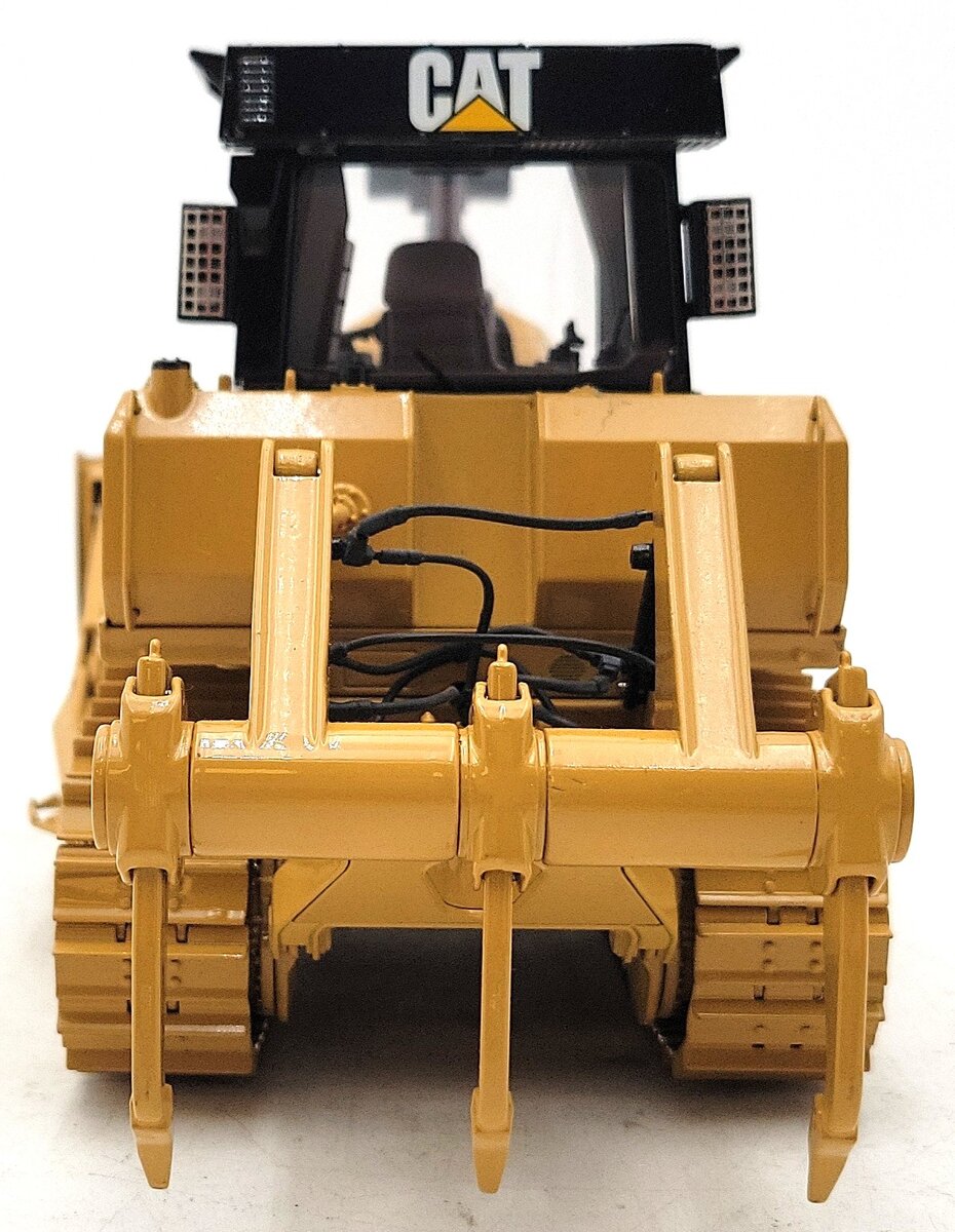 CCM 1:24 Cat D7E Track-Type Tractor LN/Box