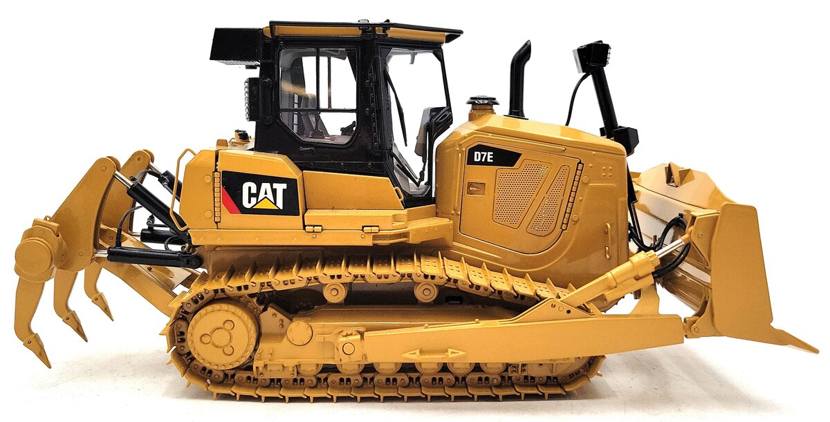 CCM 1:24 Cat D7E Track-Type Tractor LN/Box