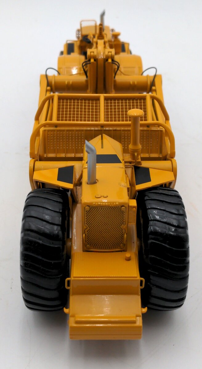 CCM 666 1:48 Scale Diecast Caterpillar Cat Wheel Tractor Scraper NIB