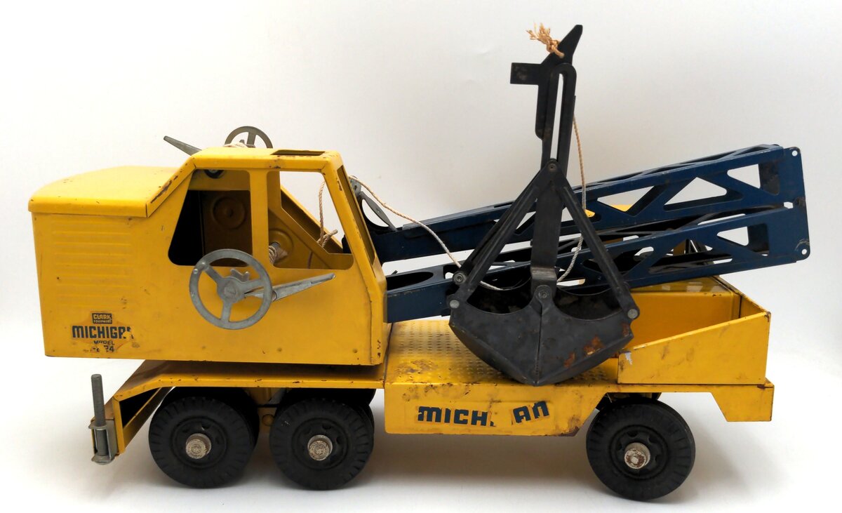 Nylint 1:16 Scale Diecast Michigan Yellow 3 Axle Mobile Outdoor Toy Crane