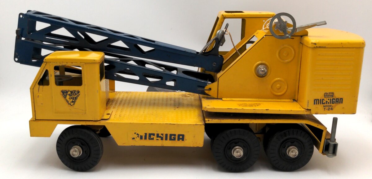 Nylint 1:16 Scale Diecast Michigan Yellow 3 Axle Mobile Outdoor Toy Crane