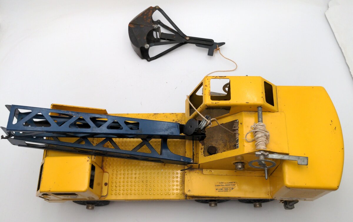 Nylint 1:16 Scale Diecast Michigan Yellow 3 Axle Mobile Outdoor Toy Crane