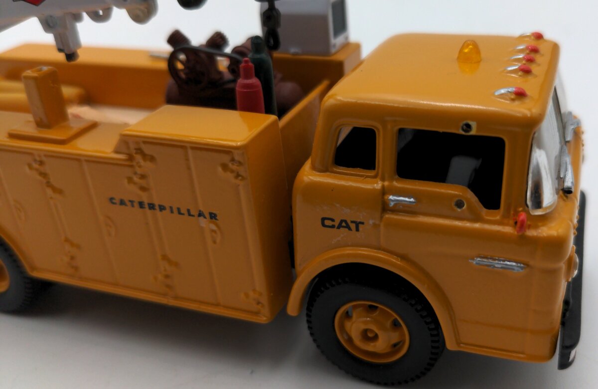 Unknown Manufacturer 1:50 Scale Diecast 1957 Ford CAT Service Truck EX