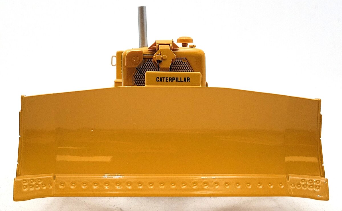 First Gear 49-0123 1:25 Scale CAT D9 Track-Type Tractor Dozer w/ Cable Control EX/Box