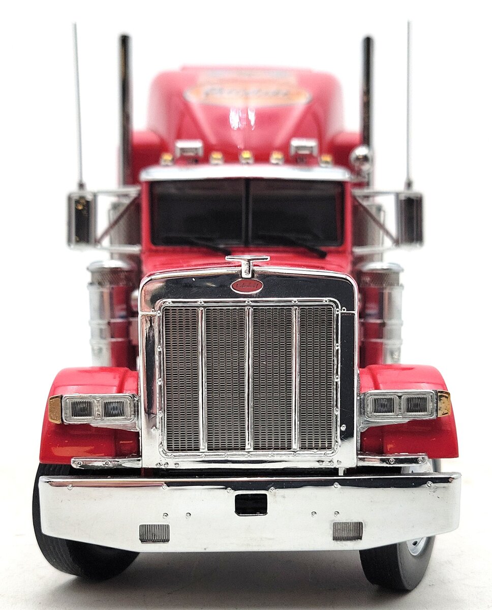 Franklin Mint 1:32 Scale Peterbilt Model 379 Tractor LN