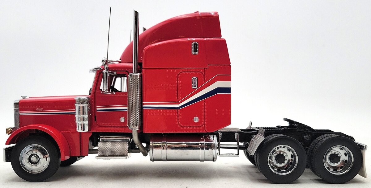 Franklin Mint 1:32 Scale Peterbilt Model 379 Tractor LN