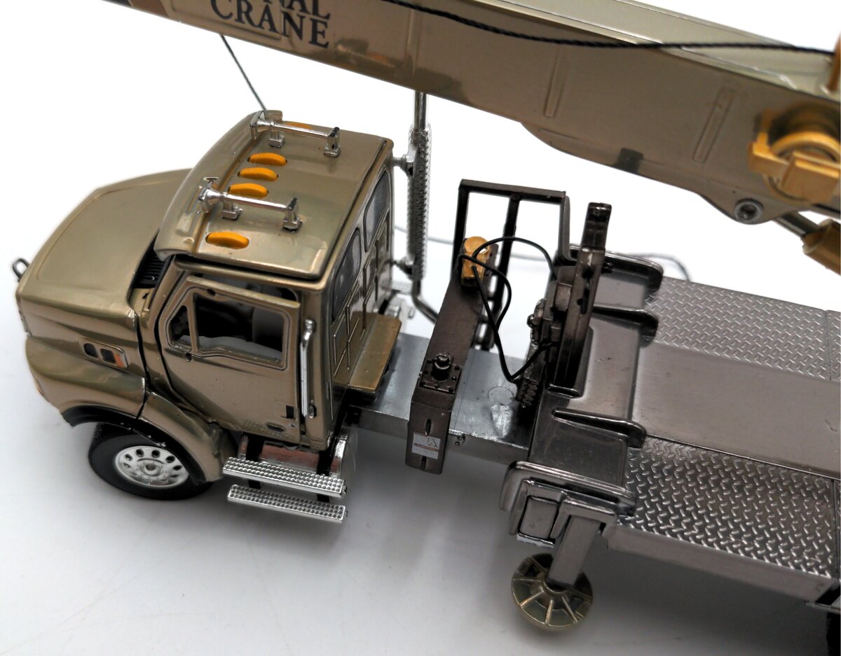 TWH Collectibles 1400 1:50 Diecast National Boom Truck Sterling Gold Edition EX/Box