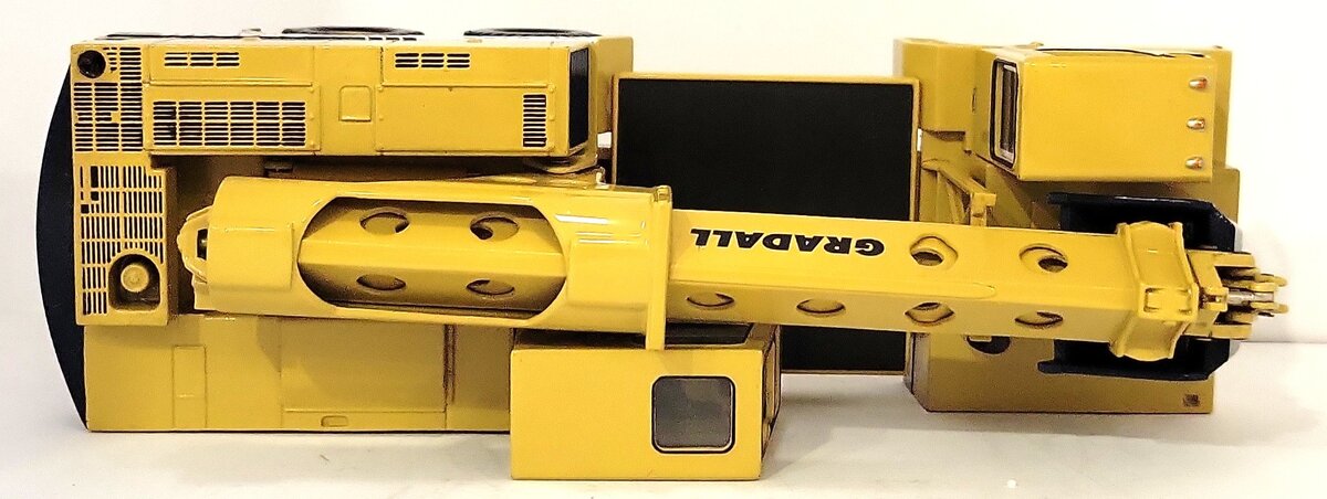 Gradall XL5100 1:50 Hydraulic Excavator Limited Edition Replica in Yellow LN/Box