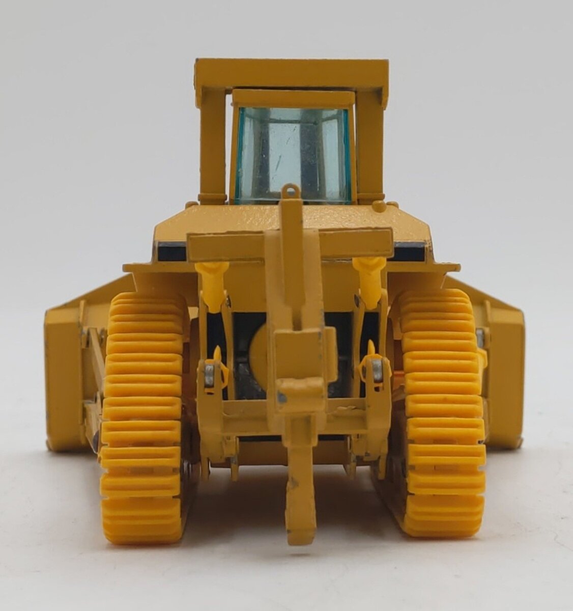 Conrad 2852 1:50 Scale Die-Cast Caterpillar D11N Track-Type Tractor EX/Box
