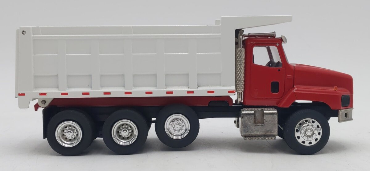 Conrad 1:50 Red & White International 5600i Dump Truck EX