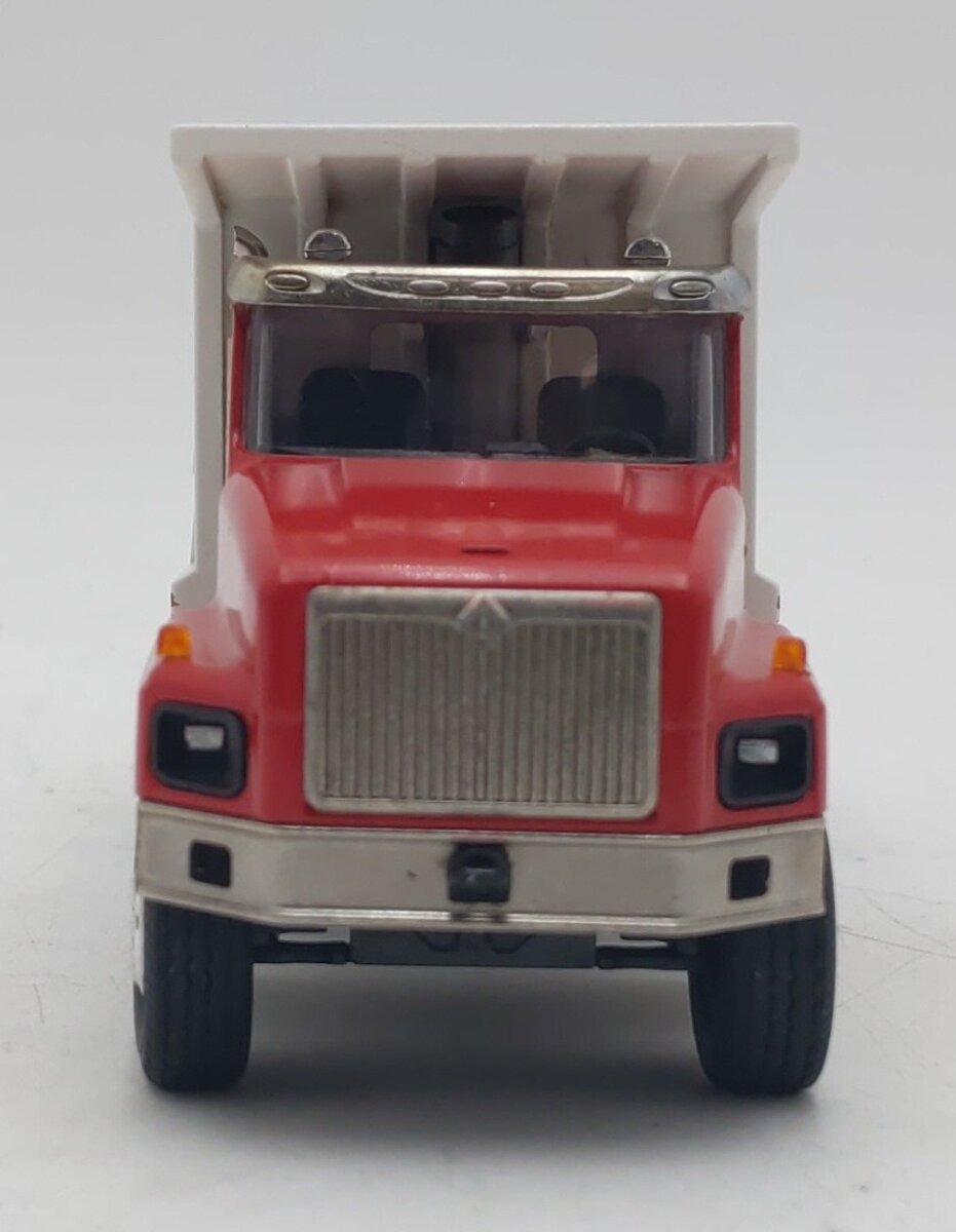 Conrad 1:50 Red & White International 5600i Dump Truck EX