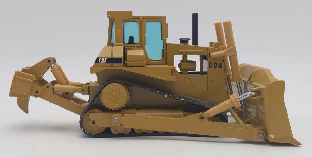NZG 298 1:50 Caterpillar D9N Track-Type Tractor EX/Box