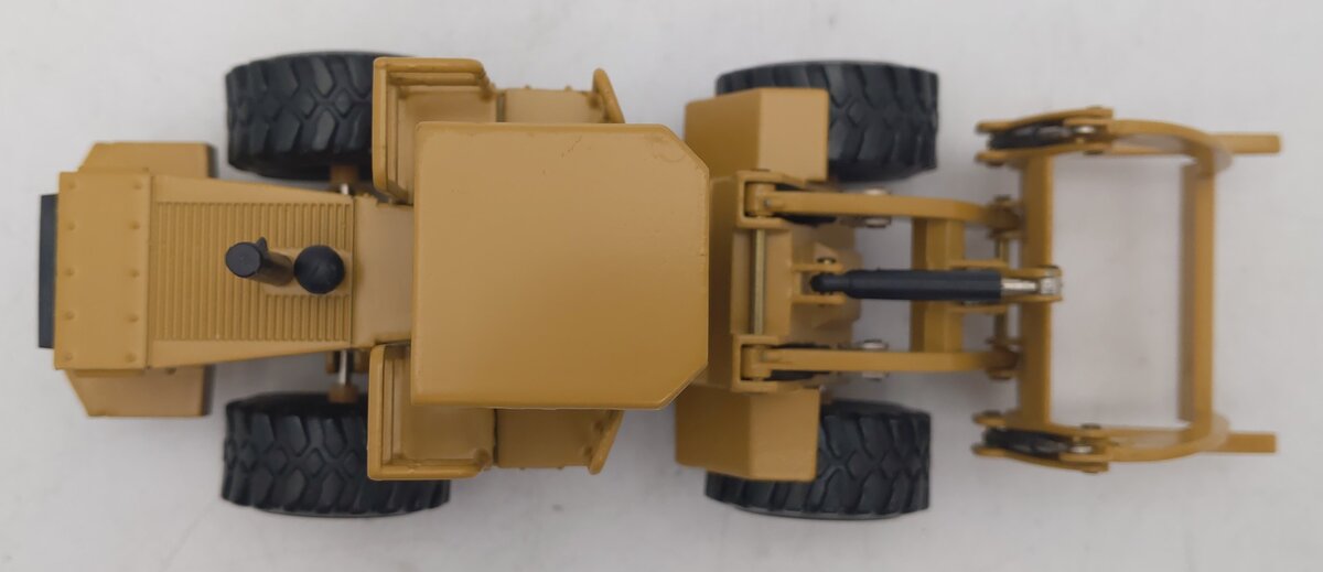 NZG 376 1:50 Caterpillar 966F Log Loader EX/Box