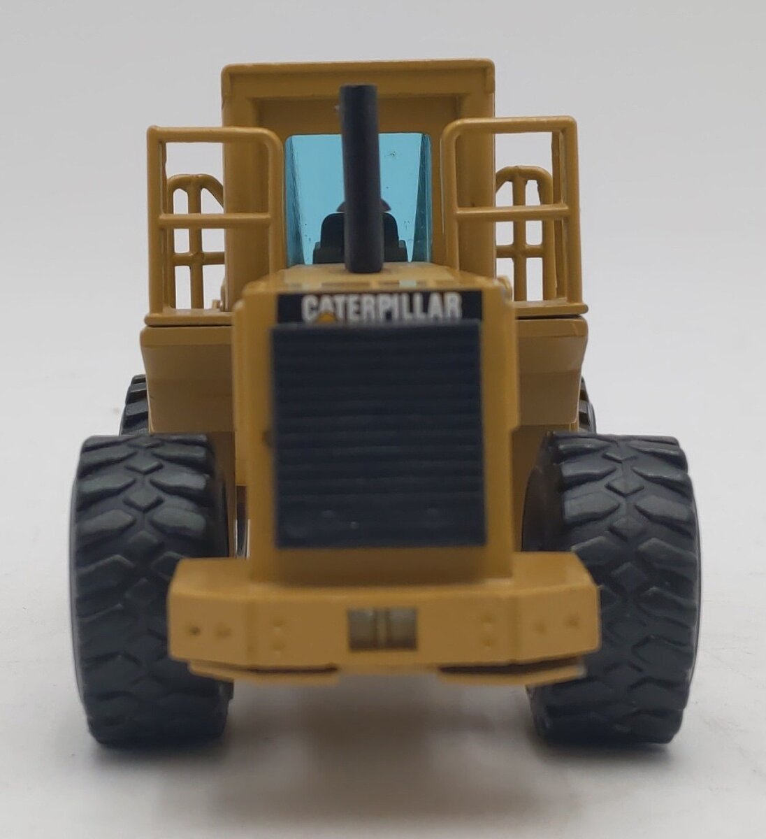 NZG 376 1:50 Caterpillar 966F Log Loader EX/Box