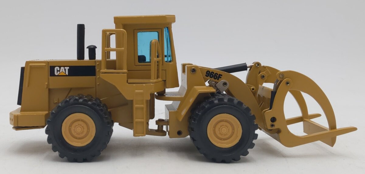NZG 376 1:50 Caterpillar 966F Log Loader EX/Box