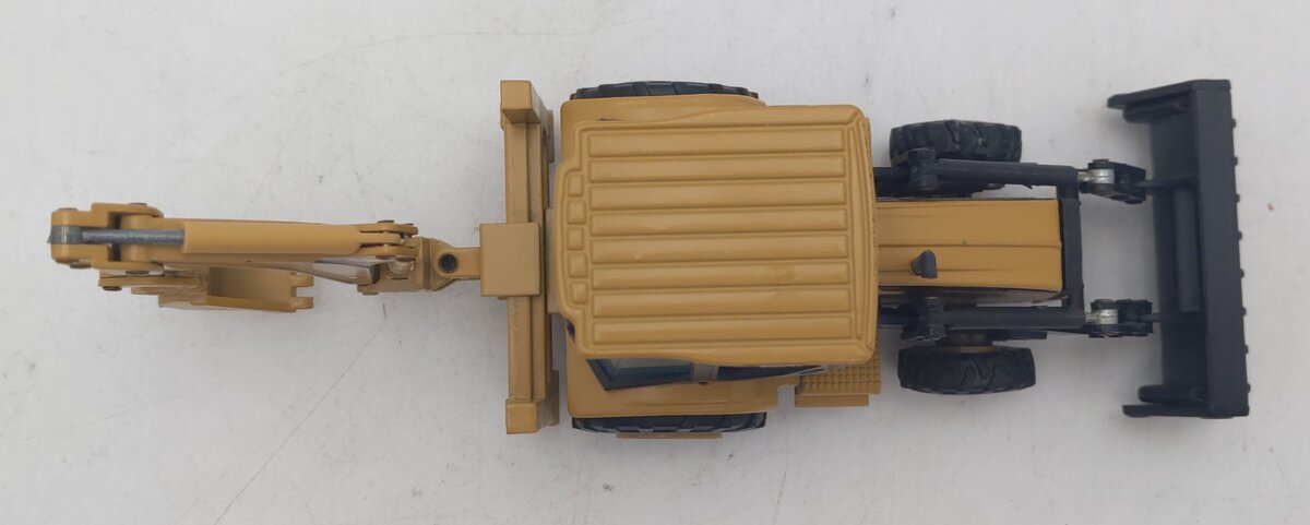 NZG 430 1:50 Caterpillar 438C Backhoe Loader EX/Box