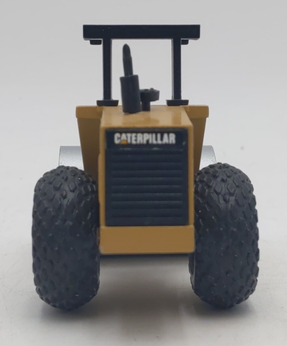NZG 401 1:50 Die-Cast Caterpillar CS-563C Vibratory Soil Compactor EX/Box