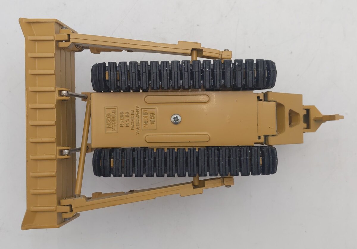 NZG 451 1:50 CAT D9R Track-Type Tractor EX/Box
