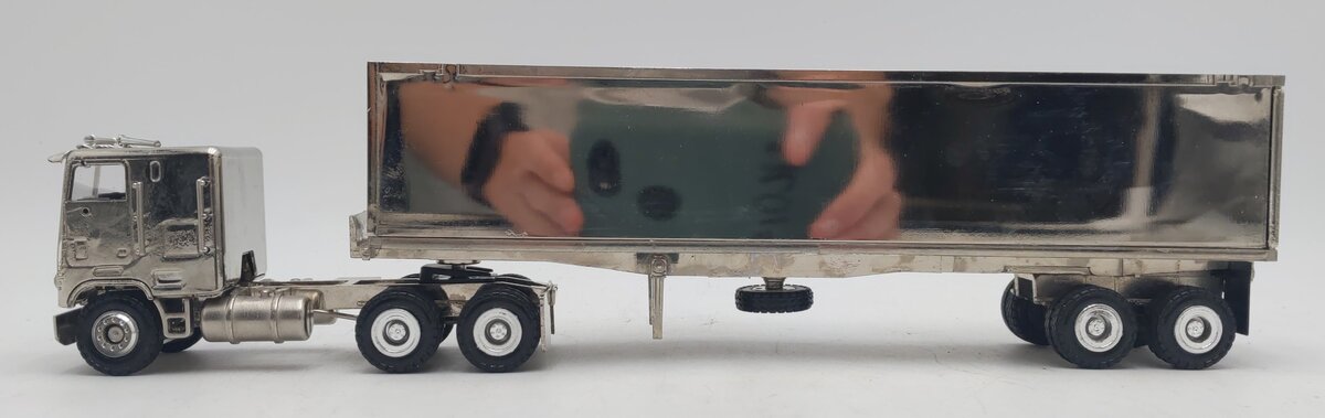 Conrad 1:50 Die-Cast Chrome Freightliner COE Tractor w/ Chrome Trailer EX