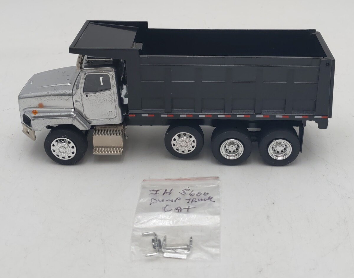 Conrad 1:50 Silver & Black International 5600 Dump Truck EX