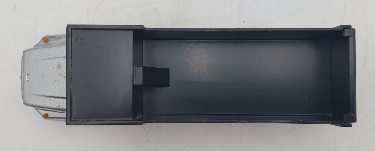 Conrad 1:50 Silver & Black International 5600 Dump Truck EX