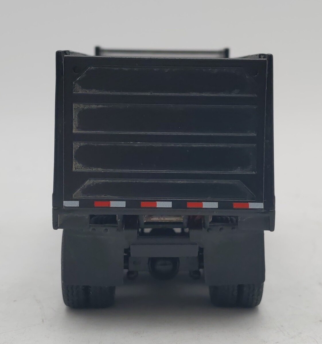 Conrad 1:50 Silver & Black International 5600 Dump Truck EX