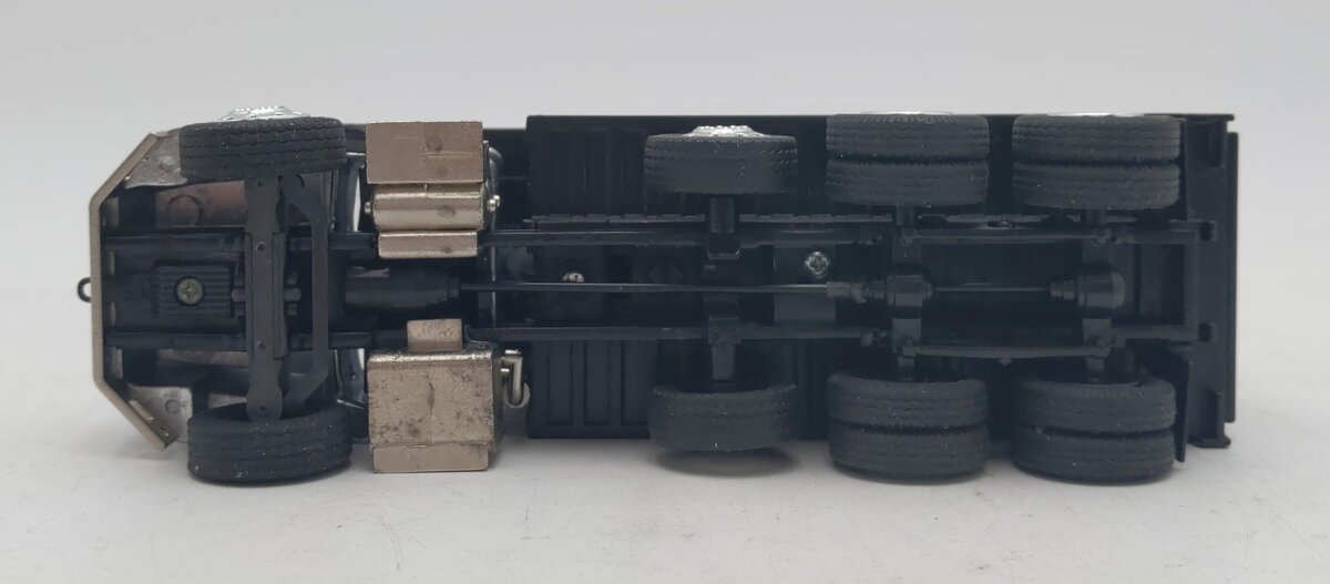 Conrad 1:50 Silver & Black International 5600 Dump Truck EX