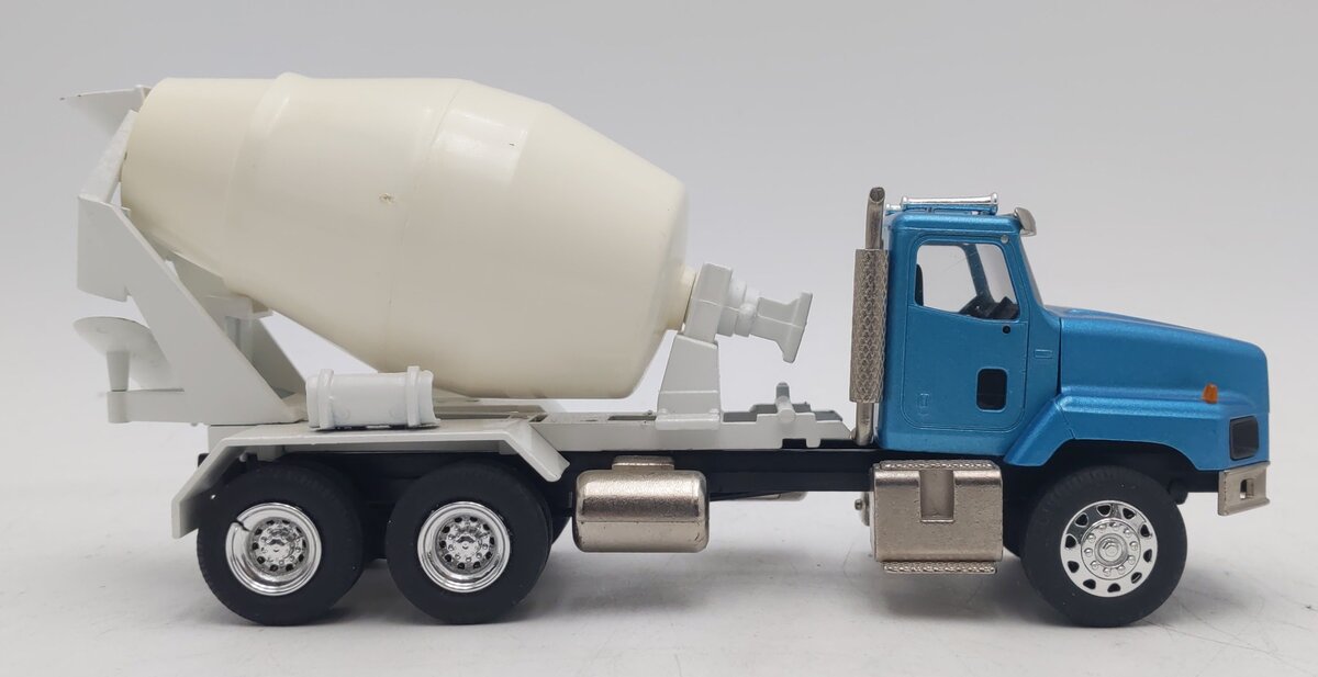 Conrad 1:50 Die-Cast Blue International 5600i Cement Truck EX