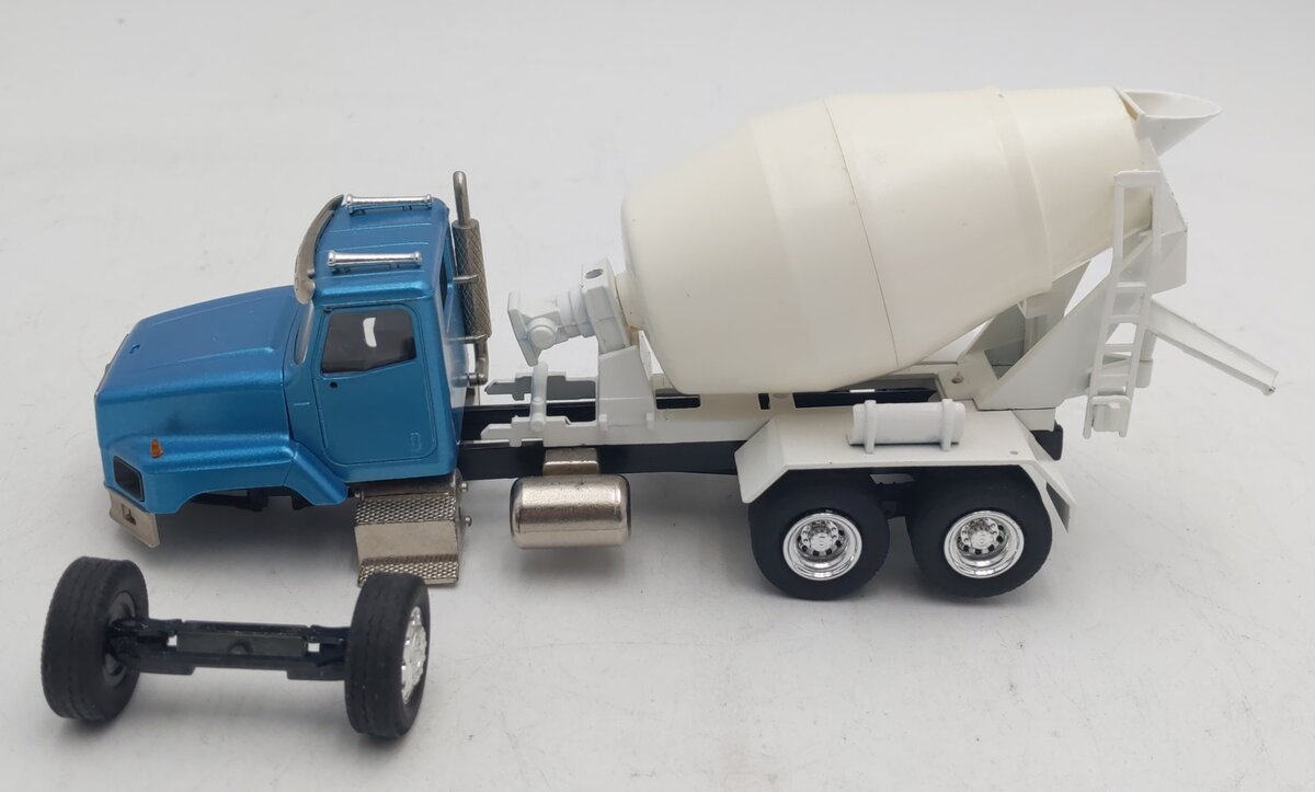 Conrad 1:50 Die-Cast Blue International 5600i Cement Truck EX