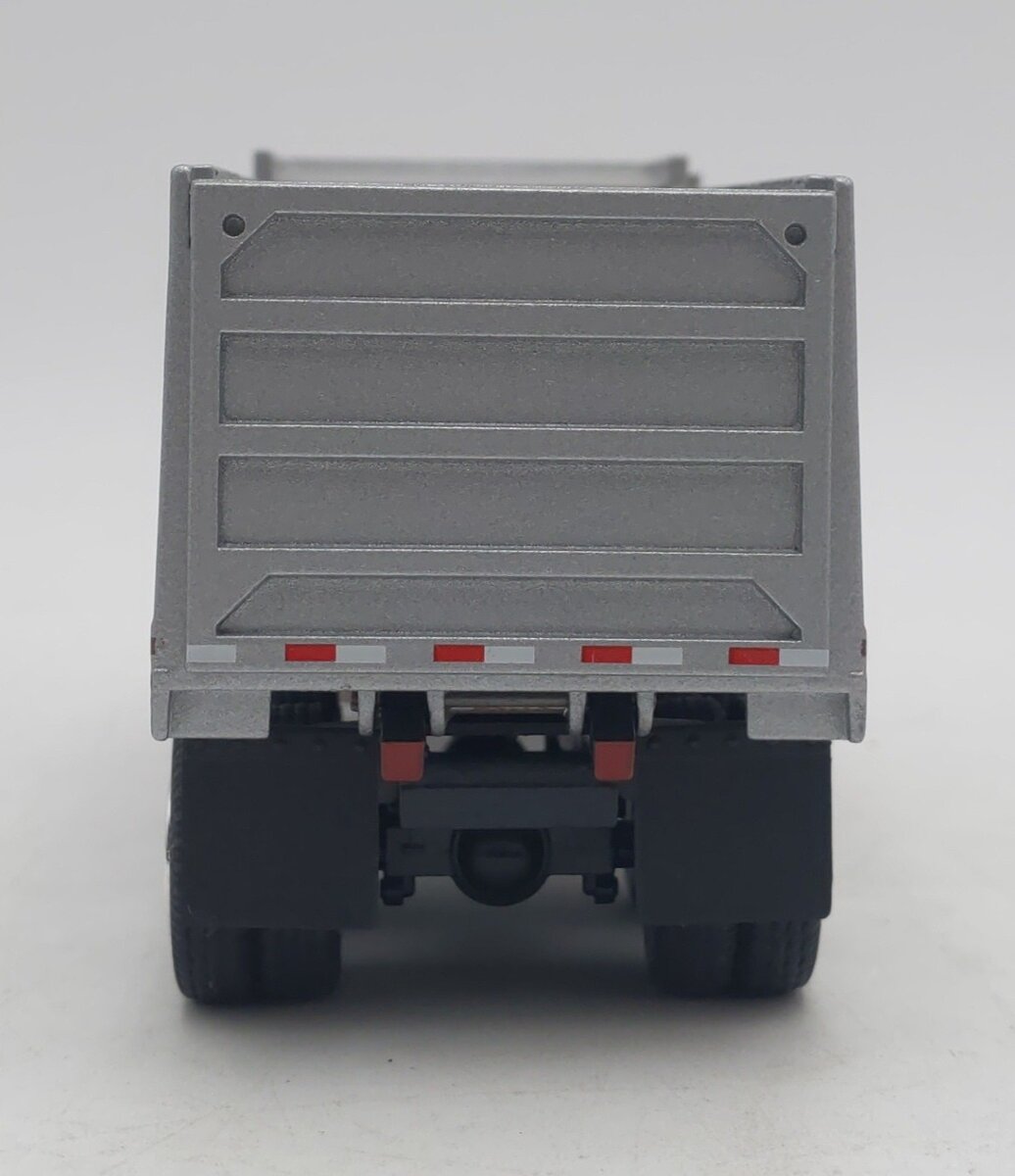 Conrad 1:50 Die-Cast Red International 5000 Dump Truck LN