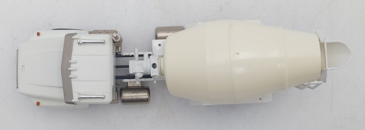 Conrad 1:50 Die-Cast White International 5600 Cement Mixer EX