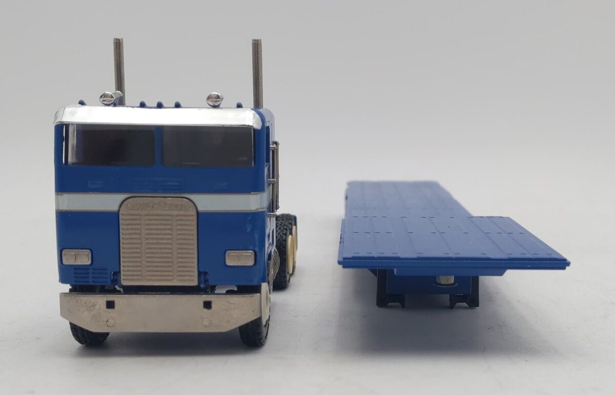 Conrad 3505/01 1:50 Scale Die-Cast Keen Freightliner Semi and Trailer EX
